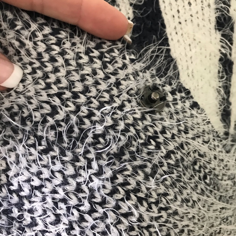 Wrap Poncho Soft And Fuzzy - image 5